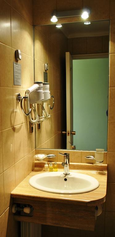 Hotel Carpa Manzano Punta Arenas Room photo