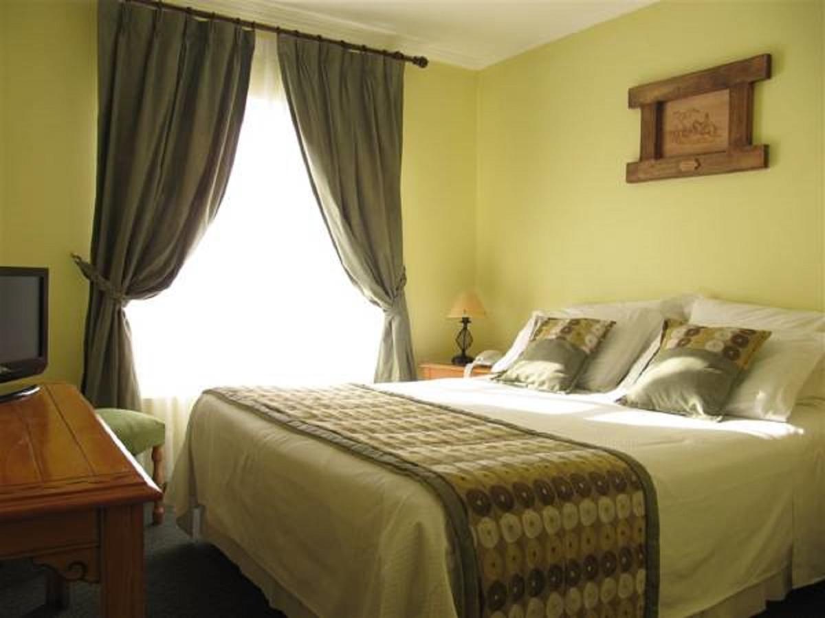 Hotel Carpa Manzano Punta Arenas Exterior photo